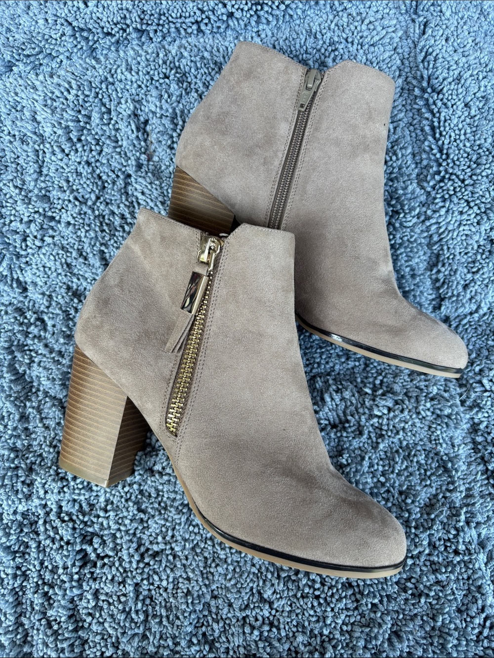 Apt. 9 Taupe Suede Block Heel Ankle Boots with Side Zip